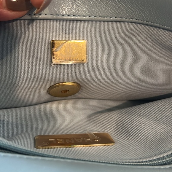 Chanel 19 medium quilted Flap Bag - light blue - Picture 9 of 16